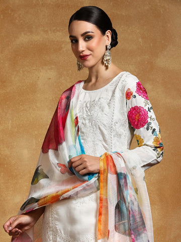 Varanga Women-Thread Embroidered Kurta With Trouser & Floral Printed Dupatta